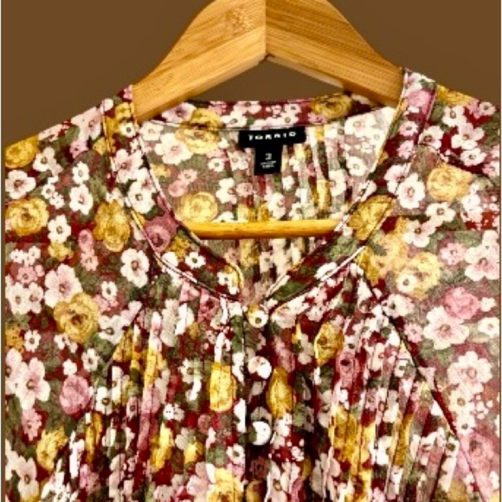 Torrid 3X Blouse Long Sleeve Fall Floral Metallic Thread Button Details Relaxed - Picture 6 of 14